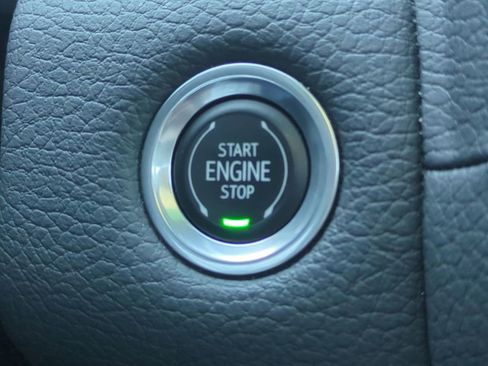 Used 2023 GMC Yukon XL Denali image 38