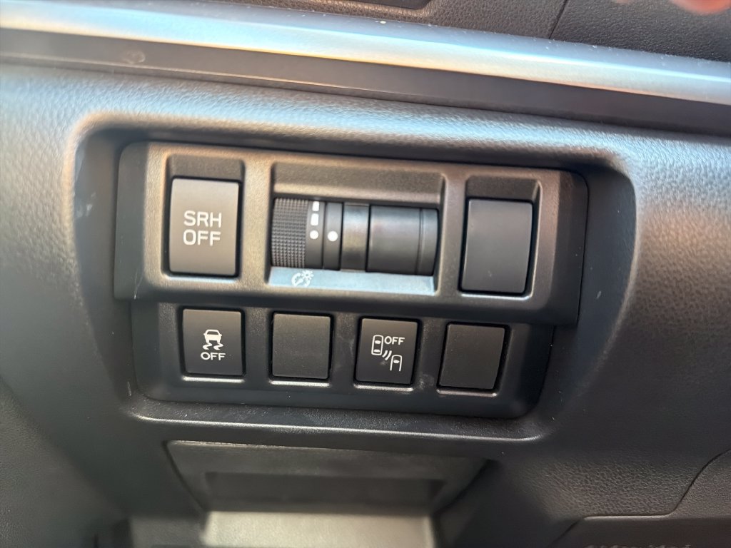 Used 2019 Subaru Crosstrek 2.0i Limited w/ Moonroof Package w/Navigation AWD/4WD image 21