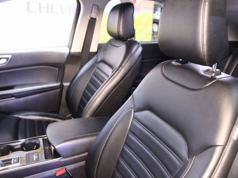 Used 2020 Ford Edge SEL w/ Convenience Package image 19