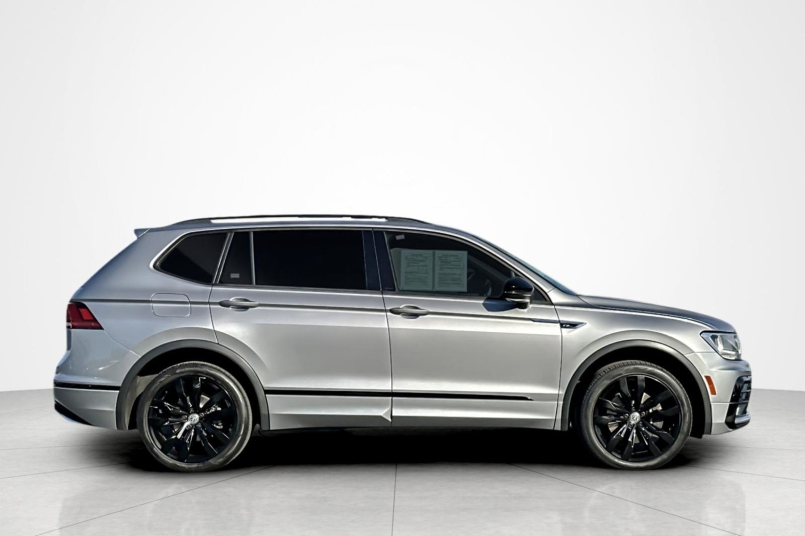 Used 2021 Volkswagen Tiguan SE R-Line AWD/4WD image 6
