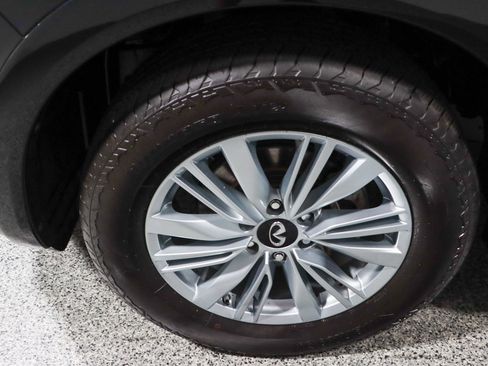 Used 2019 INFINITI QX80 Luxe w/ All-Season Package image 11