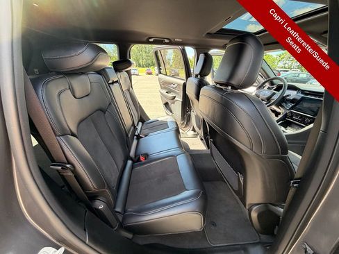 Used 2024 Jeep Grand Cherokee Altitude AWD/4WD image 34