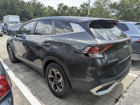 Used 2023 Kia Sportage LX image 5