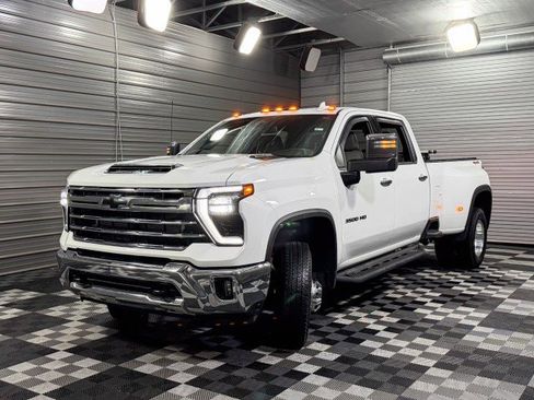 Used 2024 Chevrolet Silverado 3500 LTZ image 44