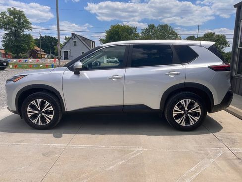 Used 2023 Nissan Rogue SV AWD/4WD image 4