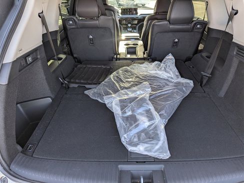 Used 2024 Acura MDX Technology image 12