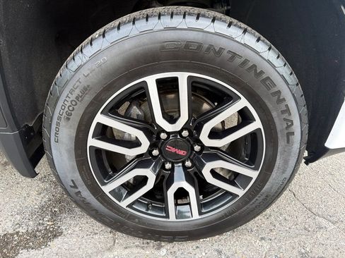 Used 2021 GMC Sierra 1500 AT4 w/ AT4 Value Package AWD/4WD image 9