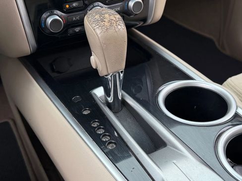 Used 2015 Nissan Pathfinder SV image 25