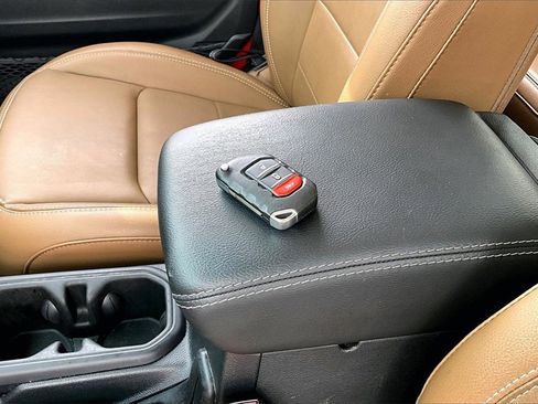 Used 2023 Jeep Wrangler Unlimited Sahara image 10