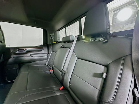 Used 2024 Chevrolet Silverado 1500 LT Trail Boss w/ LT Trail Boss Premium Package AWD/4WD image 28