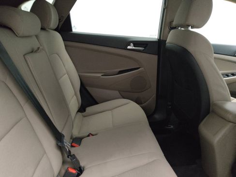 Used 2020 Hyundai Tucson SE image 19