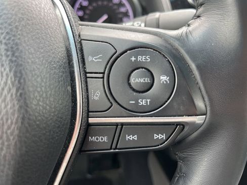 Used 2018 Toyota Camry XLE FWD image 14