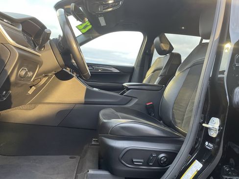 Used 2022 Jeep Grand Cherokee Altitude image 12