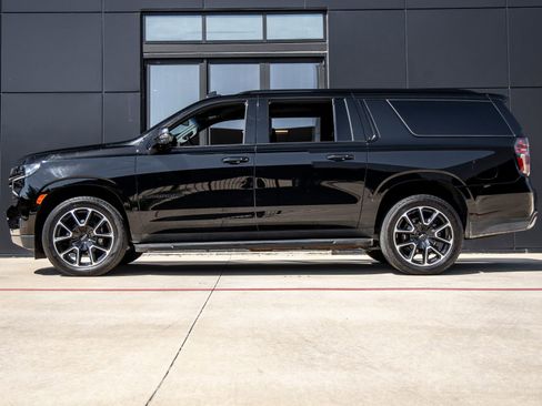 Used 2023 Chevrolet Suburban RST w/ Luxury Package image 9