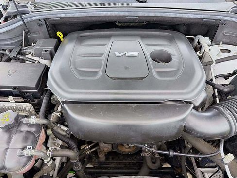 Used 2018 Jeep Grand Cherokee Altitude AWD/4WD image 16