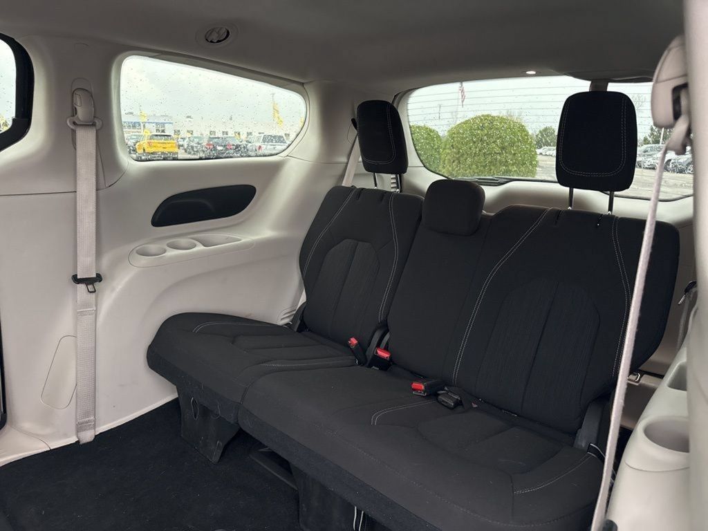 Used 2024 Chrysler Voyager LX FWD image 33