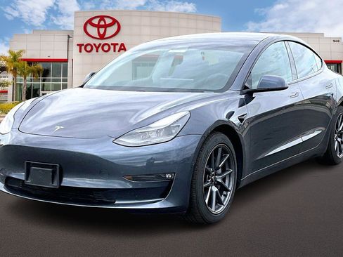 Used 2021 Tesla Model 3 Long Range image 11
