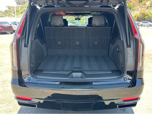 Used 2021 Cadillac Escalade ESV Sport w/ Driver Assist Tech Package AWD/4WD image 31