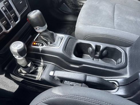 Used 2018 Jeep Wrangler Unlimited Sport S AWD/4WD image 27