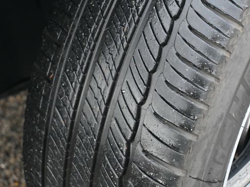 Used 2025 Volvo XC40 B5 Core image 27