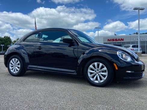 Used 2016 Volkswagen Beetle 1.8T FWD image 1
