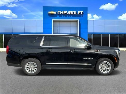 Used 2025 GMC Yukon XL Denali image 2