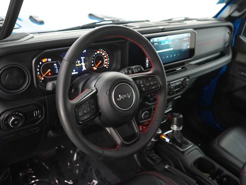 Used 2024 Jeep Wrangler Unlimited Rubicon w/ Technology Group AWD/4WD image 20