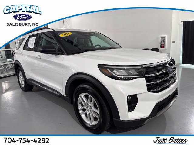 Used 2025 Ford Explorer Active w/ Active Comfort Package RWD image 1