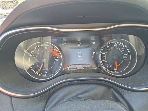 Used 2019 Jeep Cherokee Limited AWD/4WD image 17