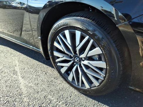 Certified 2024 Nissan Altima 2.5 SV image 3