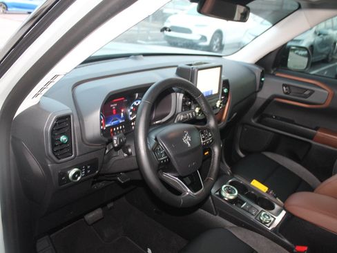 Used 2024 Ford Bronco Sport Outer Banks AWD/4WD image 16