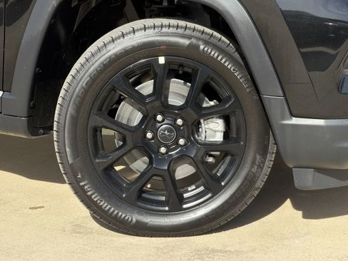 New 2026 Jeep Compass Latitude image 8