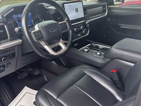 Used 2023 Ford Expedition XLT image 22
