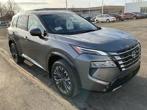 New 2026 Nissan Rogue Platinum w/ Tech Package image 3