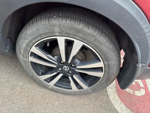 Used 2020 Nissan Kicks SV FWD image 5