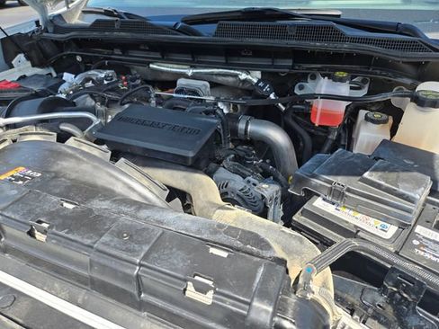 Used 2025 Chevrolet Silverado 2500 LT AWD/4WD image 23