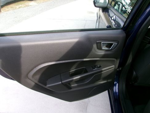 Used 2016 Ford Fiesta SE image 11