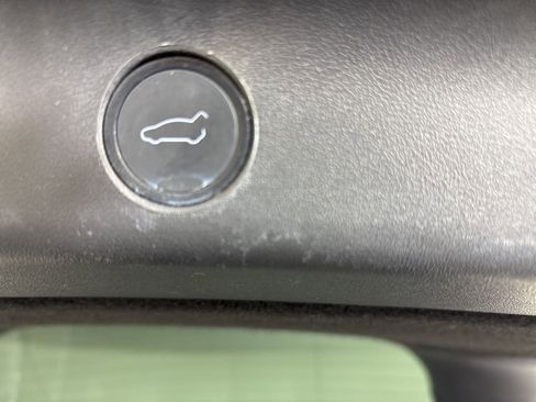 Used 2020 Tesla Model Y Long Range image 22