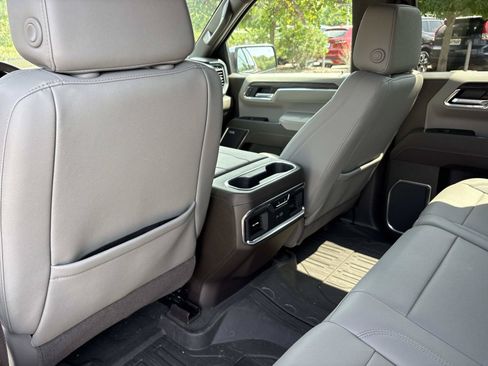 Used 2026 GMC Sierra 1500 SLT w/ SLT Premium Plus Package AWD/4WD image 30