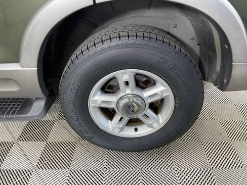 Used 2002 Ford Explorer XLT AWD/4WD image 19
