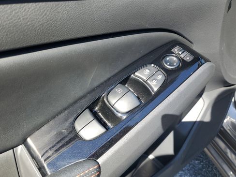 Certified 2025 Nissan Altima 2.5 SR image 10