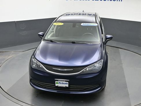 Used 2017 Chrysler Pacifica Touring image 22