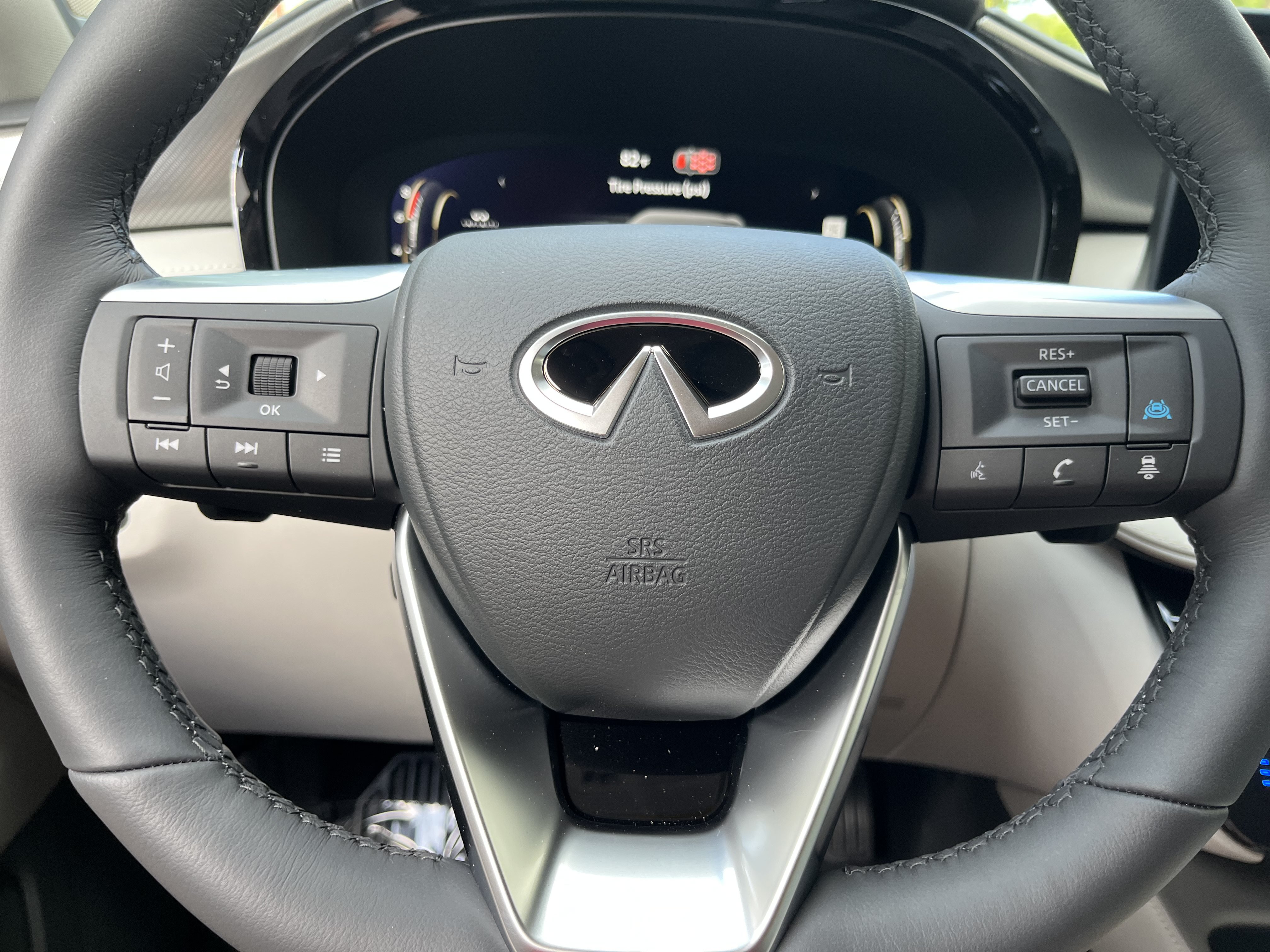 New 2027 INFINITI QX60 Luxe w/ Cargo Package FWD image 23
