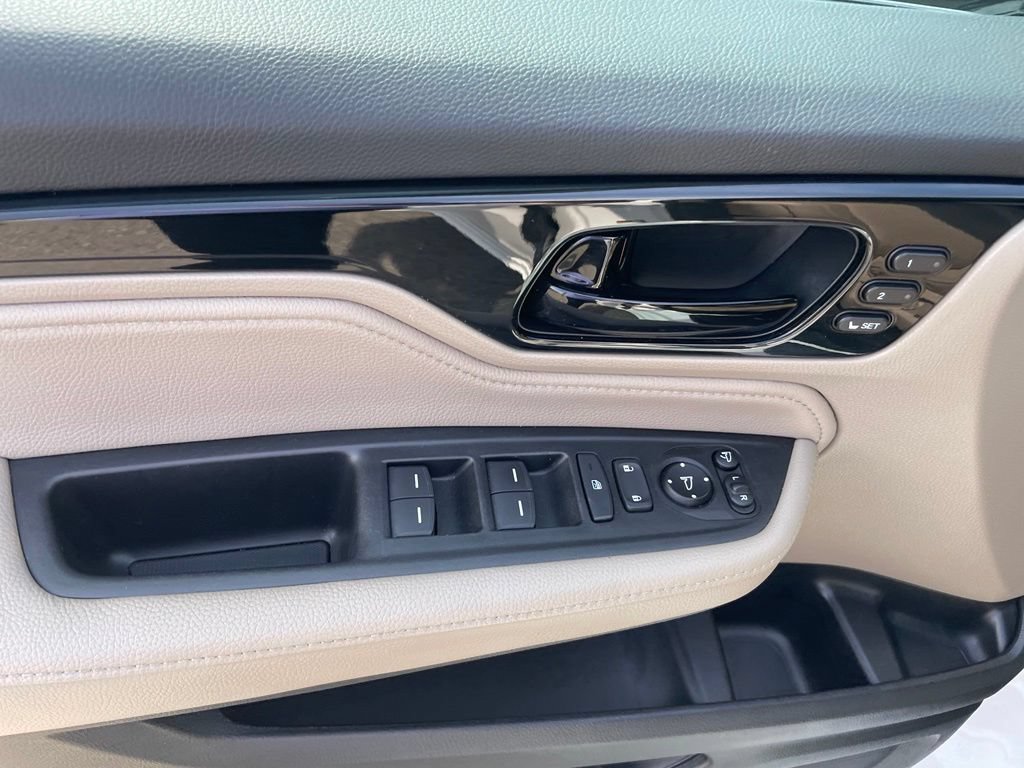 Used 2023 Honda Odyssey Elite image 14