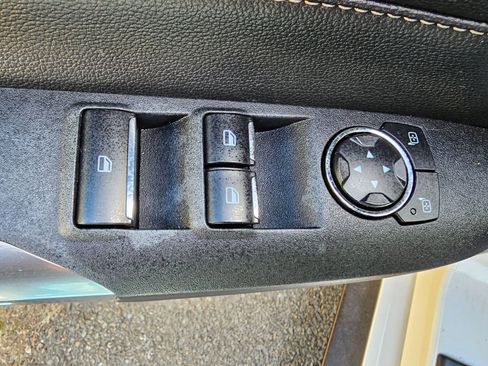 Used 2018 Ford Mustang Premium image 29