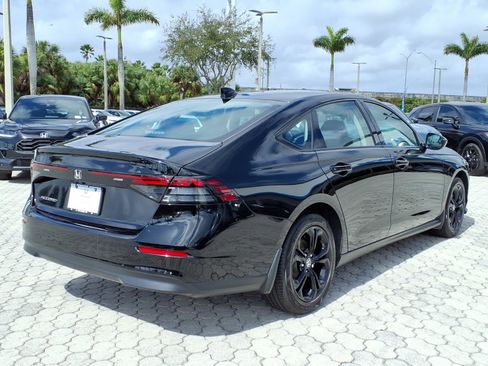 Used 2025 Honda Accord SE image 12