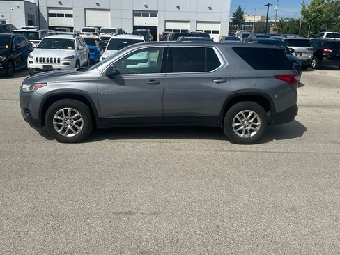 Used 2021 Chevrolet Traverse LS AWD/4WD image 3