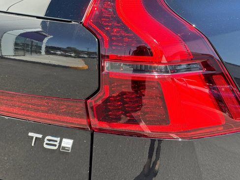 New 2026 Volvo XC60 T8 Ultra w/ Climate Package AWD/4WD image 34