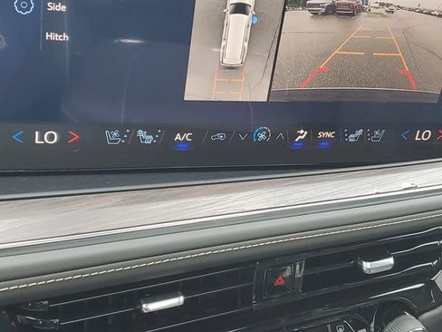 New 2026 Chevrolet Suburban Premier w/ Sun And Tow Package AWD/4WD image 31