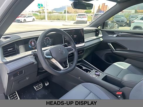 New 2026 Volkswagen Tiguan SE R-Line AWD/4WD image 21